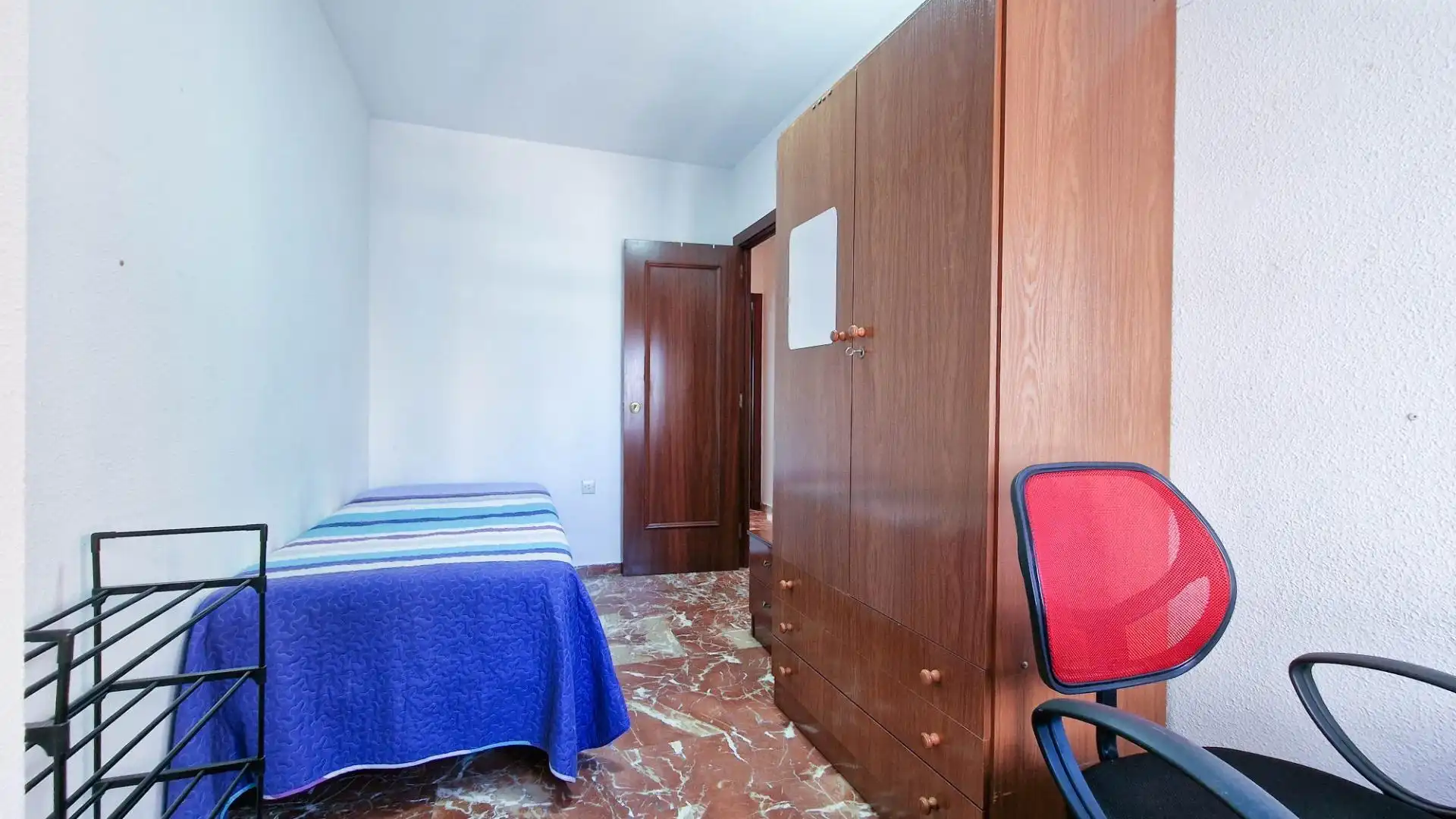 Schlafzimmer von Wohnung zur Miete in Badajoz mit Möbliert und Balkon
