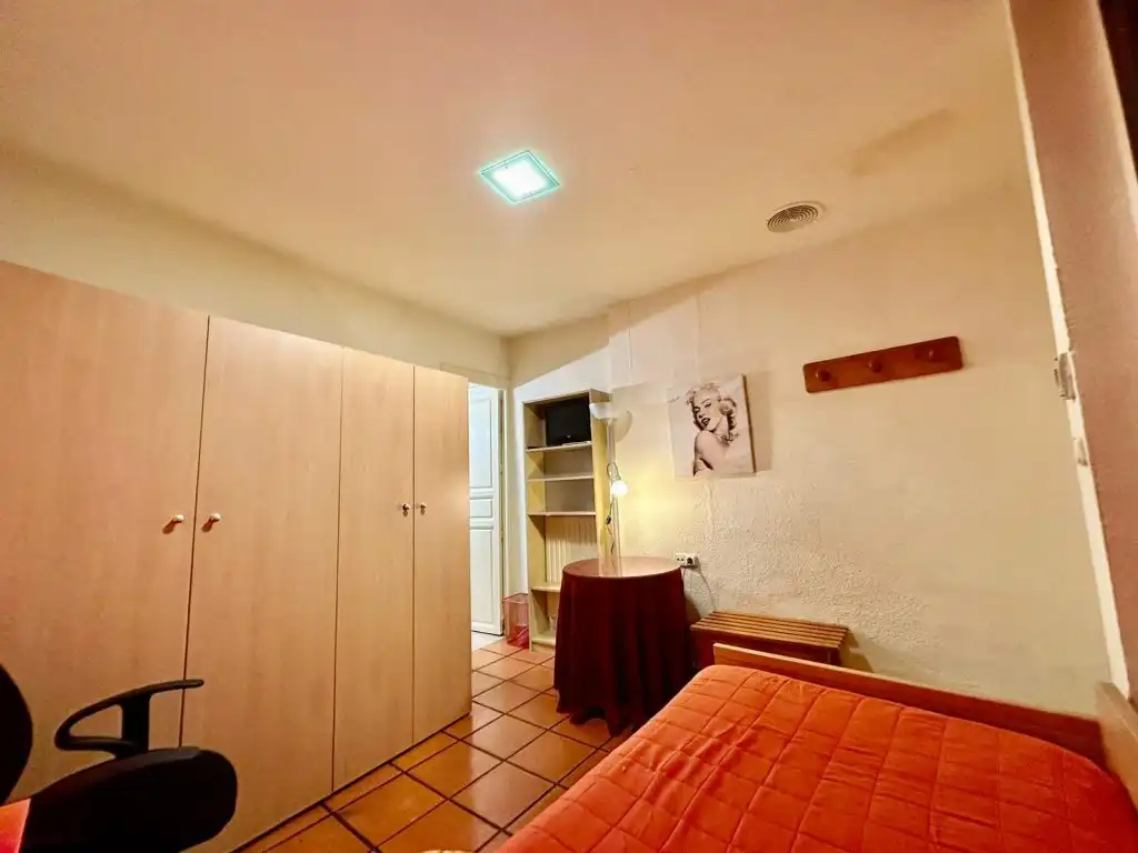 Habitación de Estudio de alquiler en Granada con Calefacción, Amueblado y Lavadora