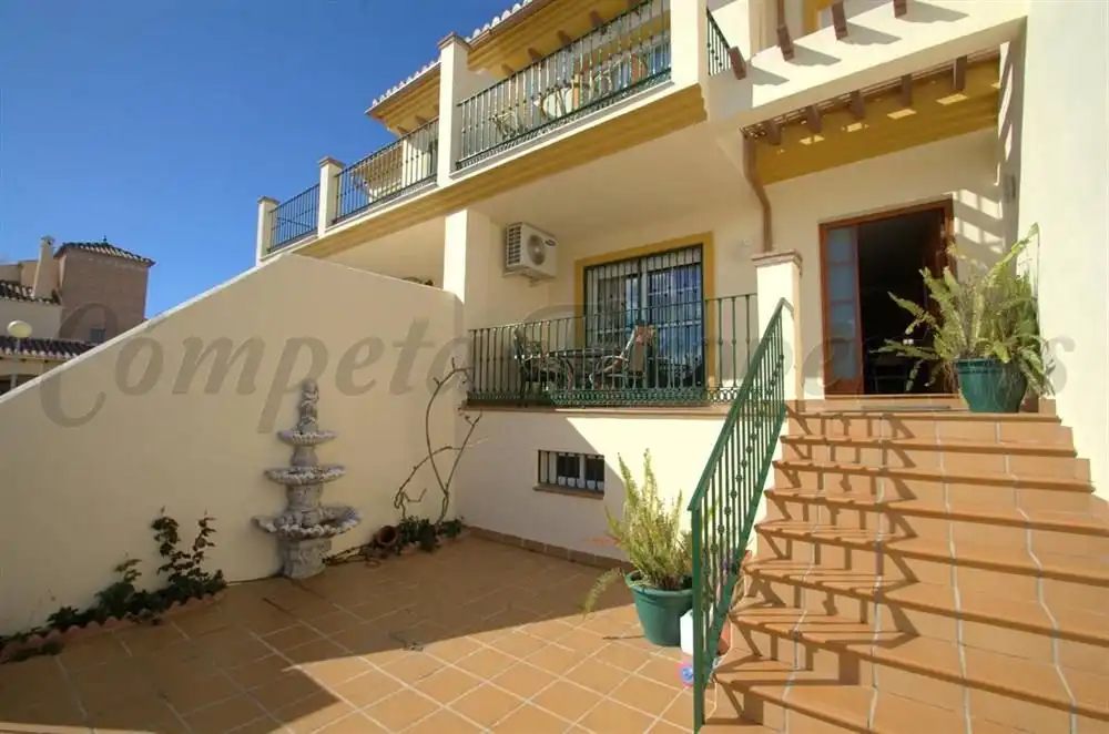 Casa con terraza en venta en Torre del Mar