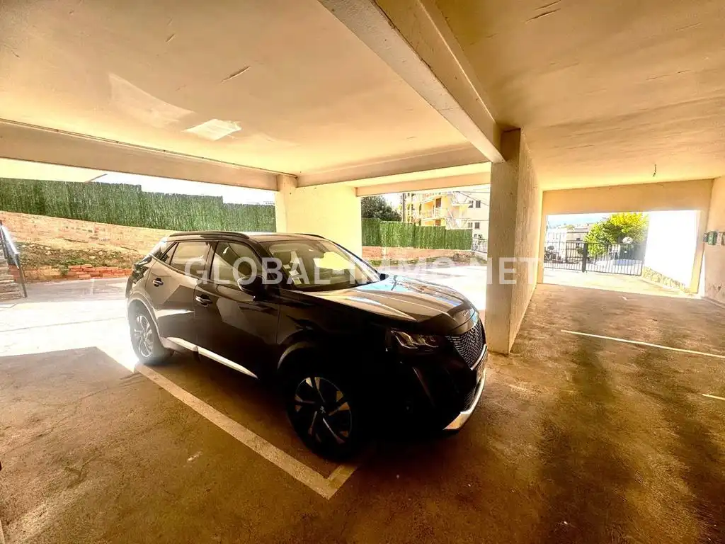 Aparcament de Apartament en venda en Roses amb Aire condicionat, Calefacció i Terrassa