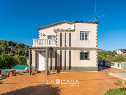 Vista exterior de Casa o xalet en venda en Olesa de Bonesvalls amb Piscina i Balcó