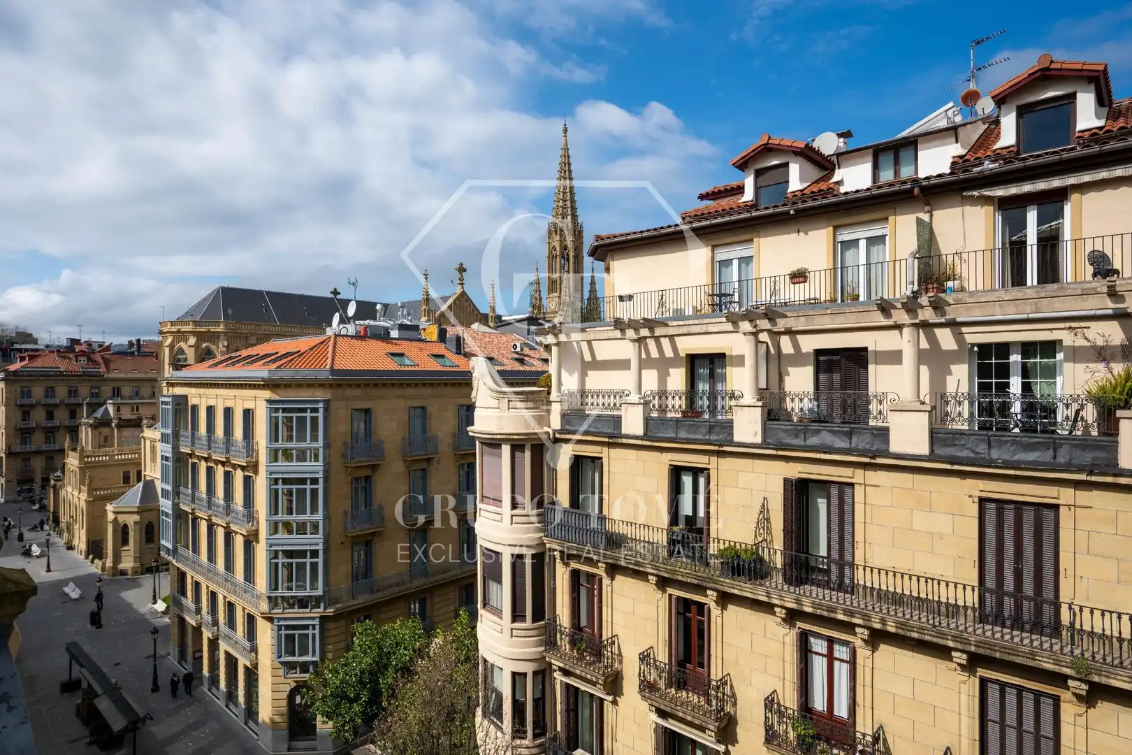 Vista exterior de Piso en venta en Donostia - San Sebastián  con Calefacción y Balcón