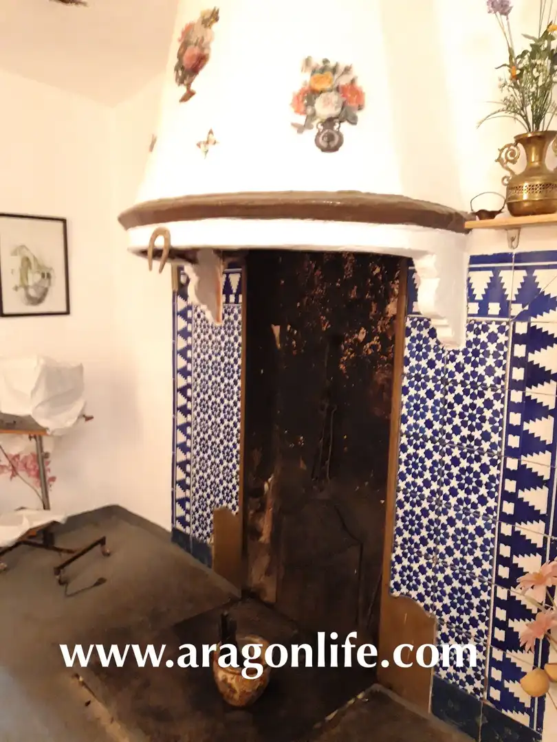Houses for sale in Fabara  with Storage room, Furnished and Oven