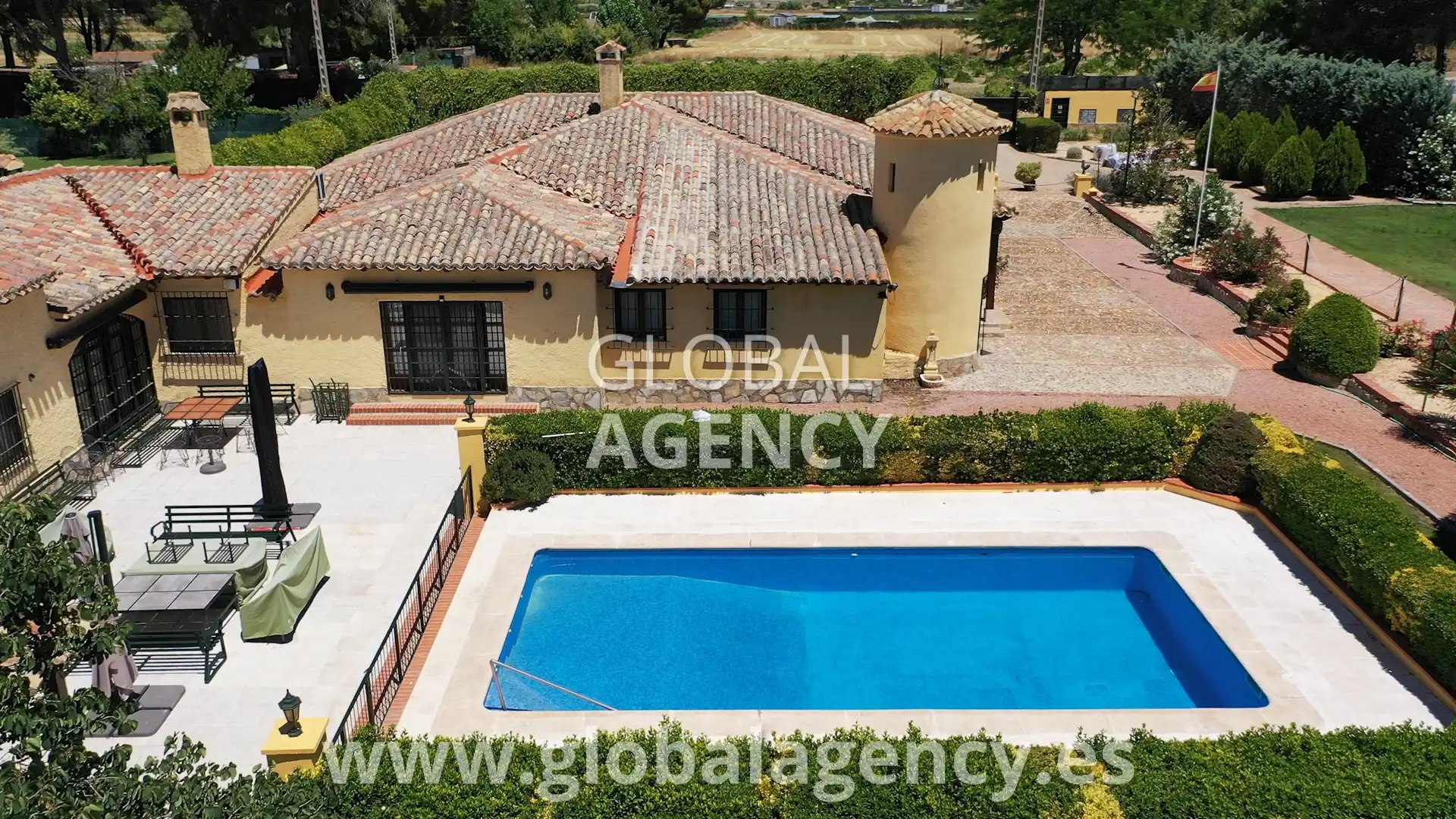 Vista exterior de Finca rústica en venda en Chinchón amb Aire condicionat, Calefacció i Jardí privat