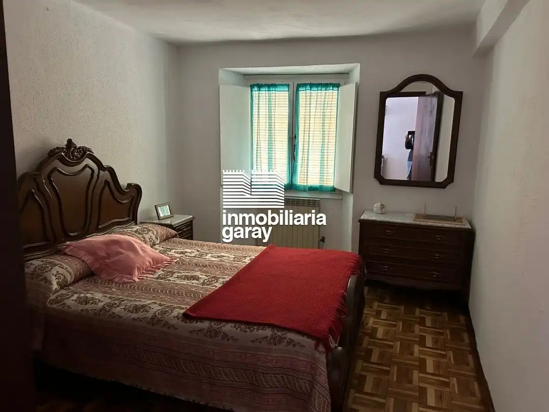 Dormitori de Casa adosada en venda en Merindad de Valdivielso amb Calefacció i Moblat