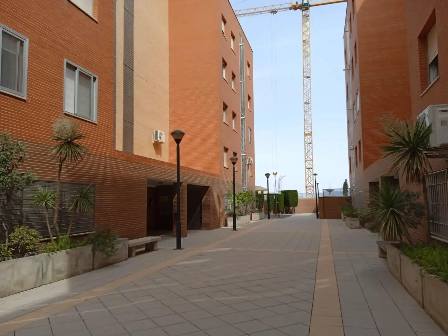 Exterior view of Flat for rent in Granada  with Air Conditioner, Heating and Terrace