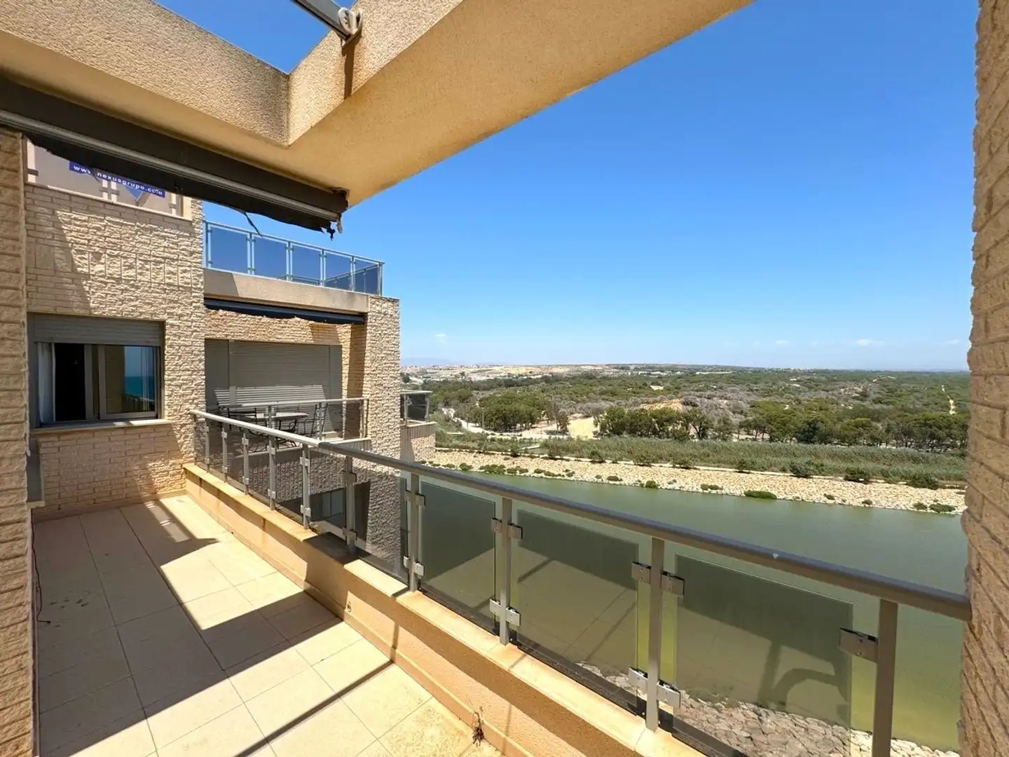 Terraza de Piso en venta en Guardamar del Segura con Aire acondicionado, Jardín privado y Terraza