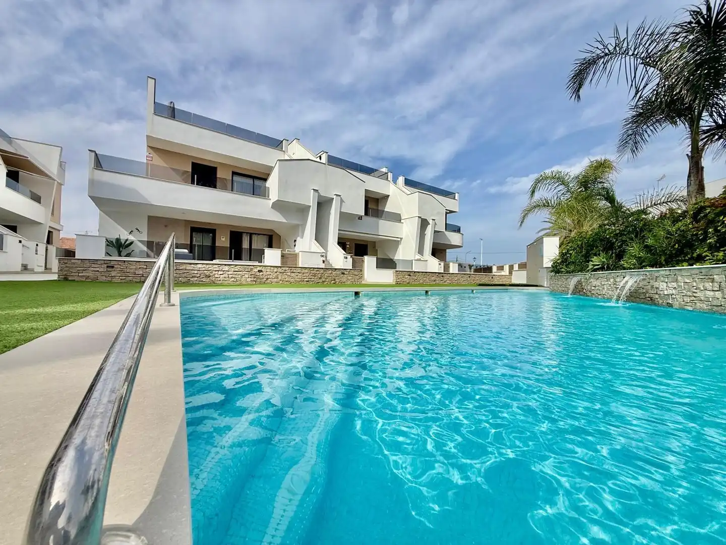 Schwimmbecken von Dachboden zum Verkauf in San Pedro del Pinatar mit Klimaanlage, Heizung und Privatgarten