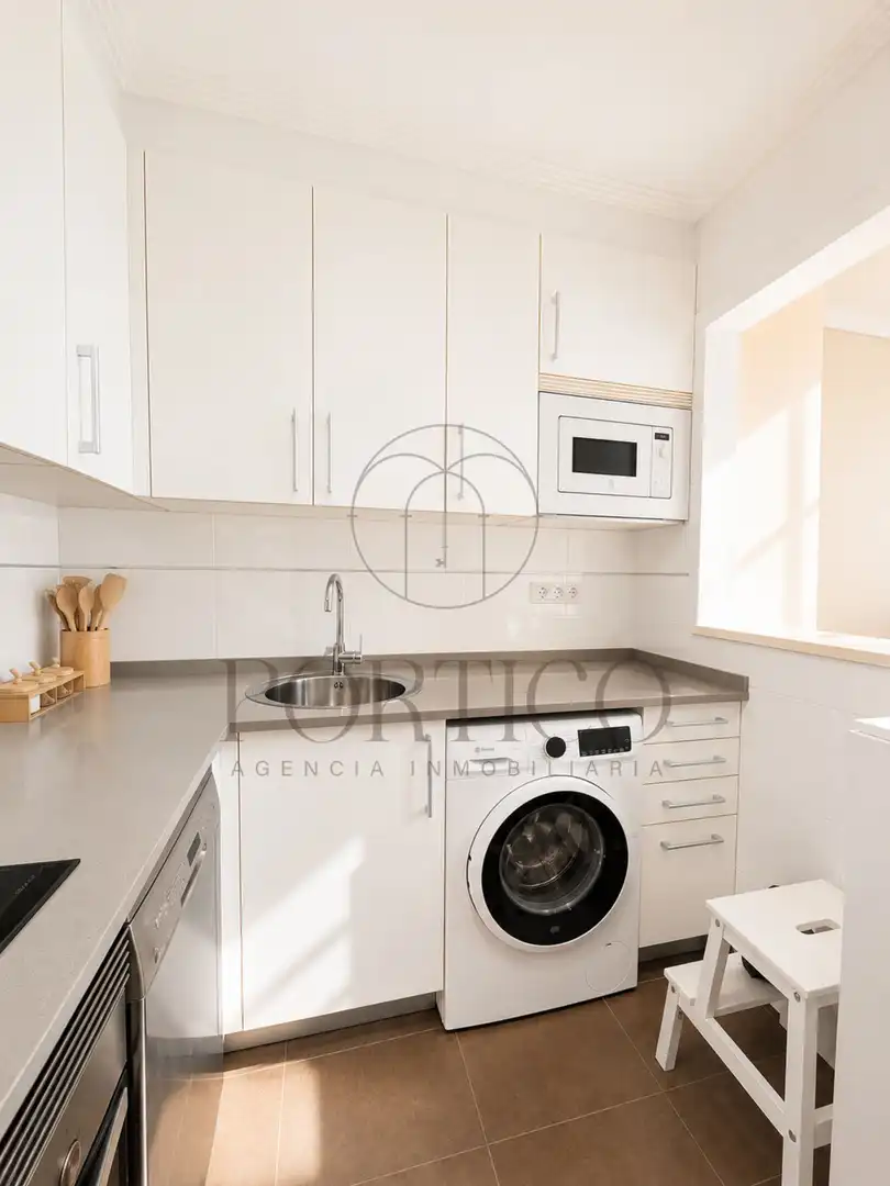 Cocina de Apartamento en venta en Vigo  con Calefacción, Trastero y Amueblado
