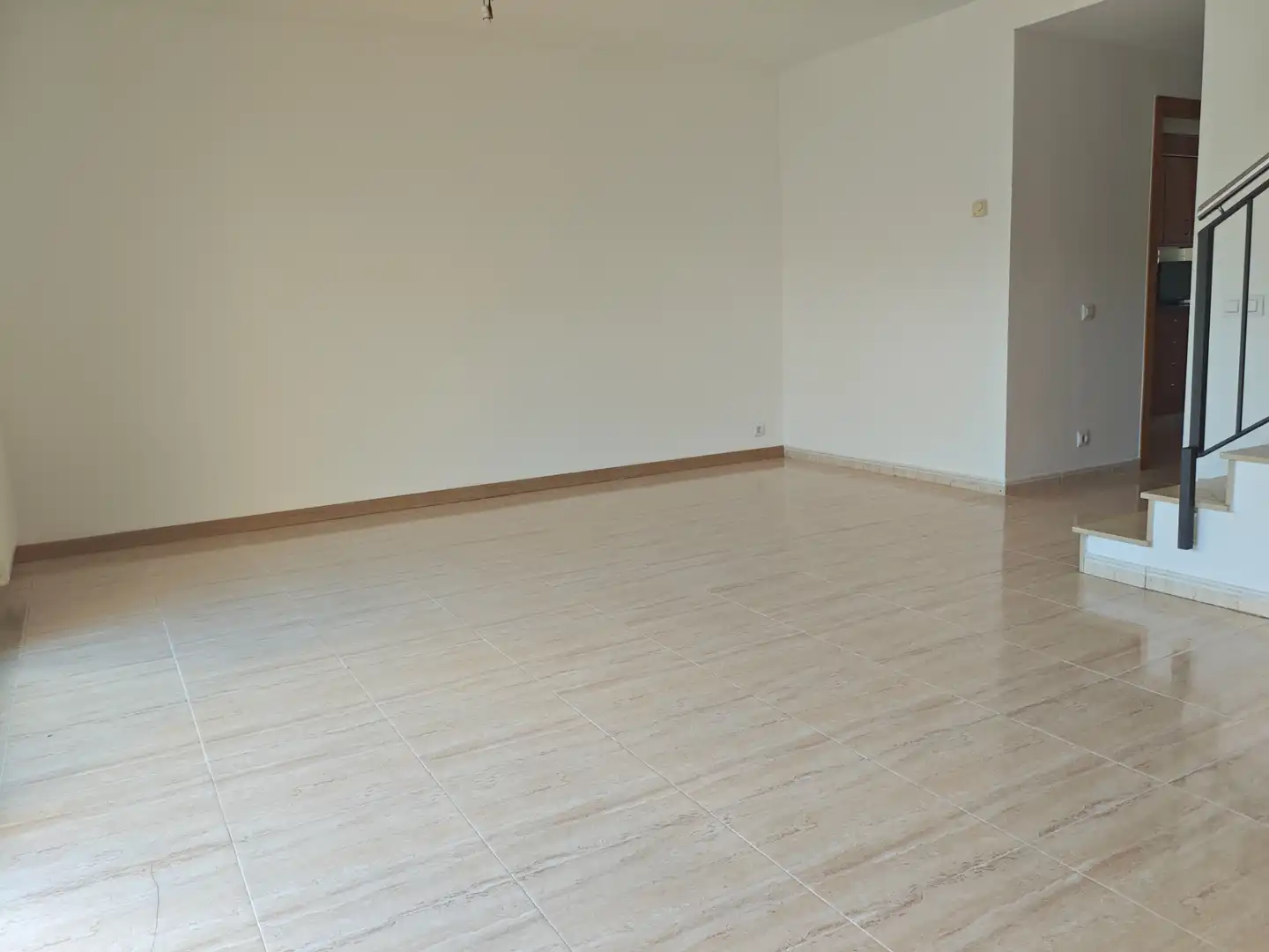 Sala d'estar de Casa adosada de lloguer en Sarrià de Ter amb Aire condicionat, Calefacció i Jardí privat