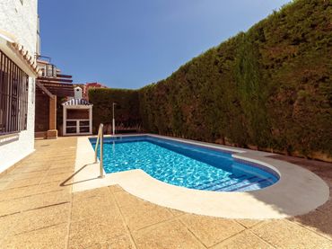 Chalet con piscina en venta en Castillo Sohail - Myramar