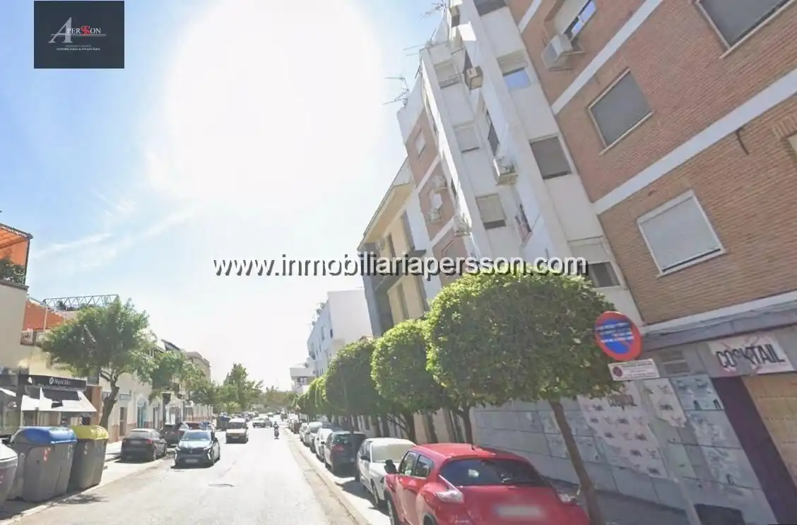 Vista exterior de Pis en venda en Écija amb Aire condicionat i Balcó