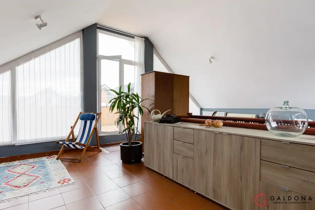 Cuina de Casa adosada en venda en Donostia - San Sebastián  amb Aire condicionat, Calefacció i Jardí privat