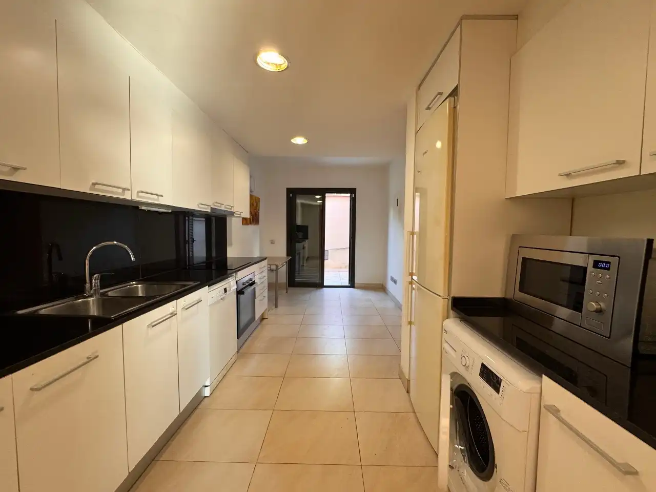 Cuina de Casa o xalet en venda en Palamós amb Aire condicionat, Calefacció i Jardí privat
