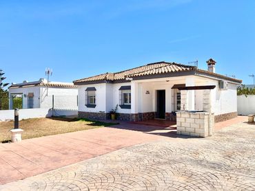 Chalet con jardín en venta en Las Lagunas - Campano
