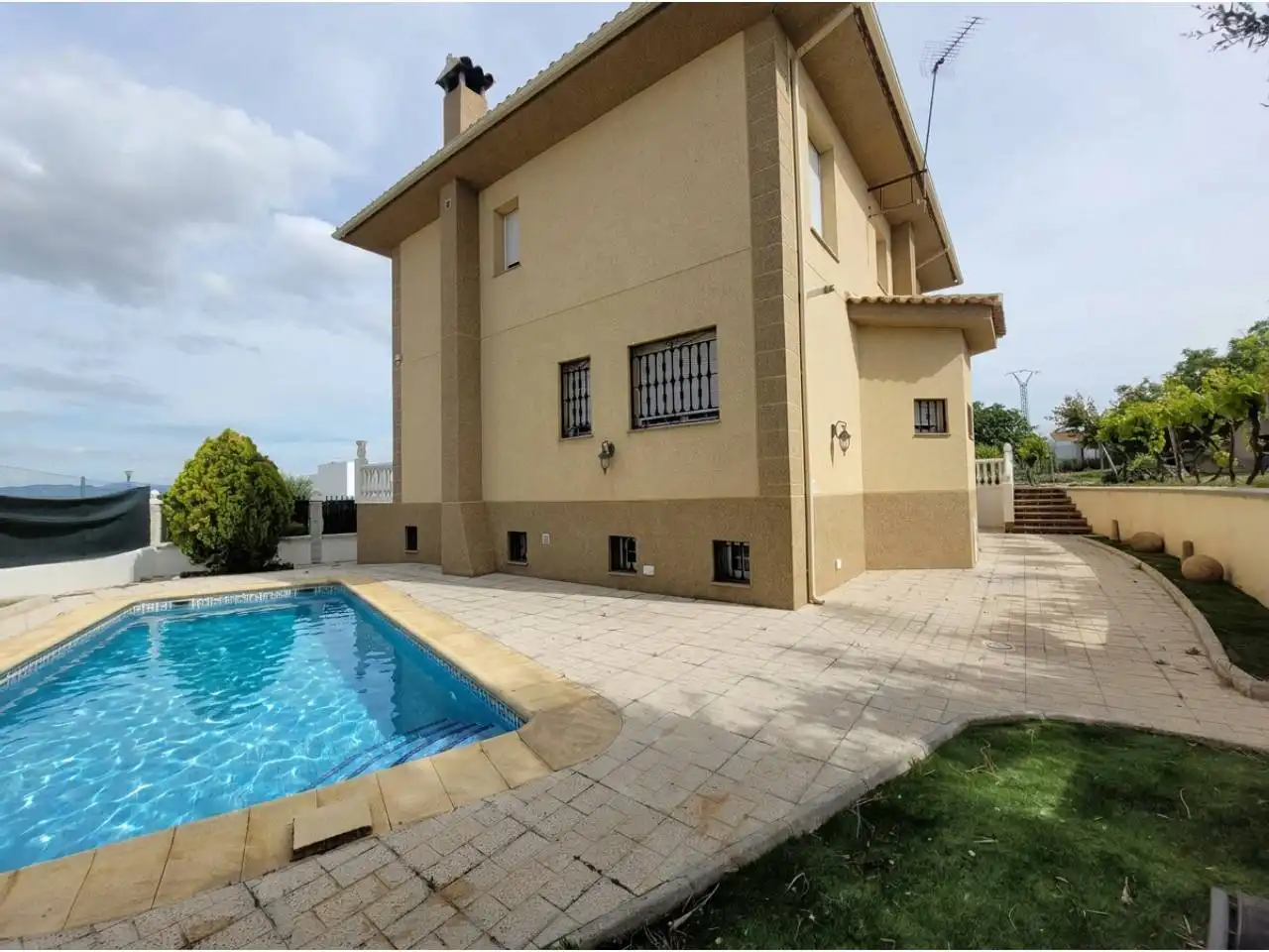 Chalet con piscina en venta en Baza, imagen 4