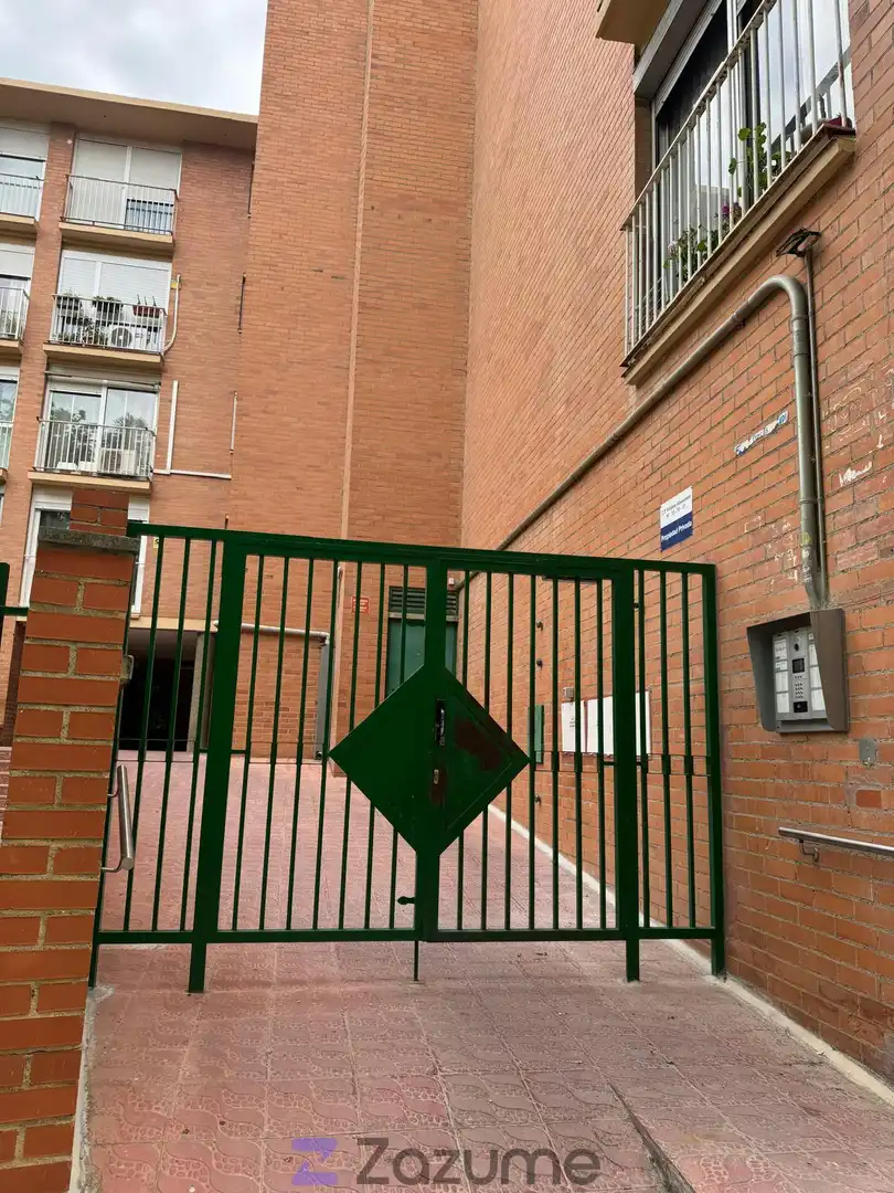 Parking of Flat for rent in Zaragoza  with Air Conditioner, Heating and Parquet flooring