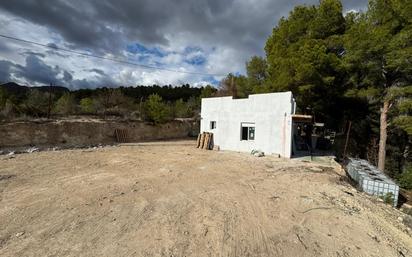 Vista exterior de Finca rústica en venda en Finestrat amb Jardí privat i Terrassa