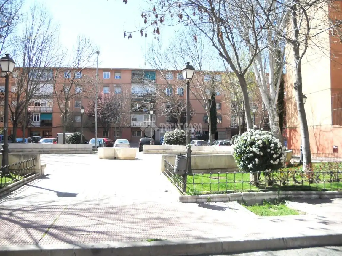 Vista exterior de Pis en venda en Móstoles amb Calefacció, Parquet i Terrassa