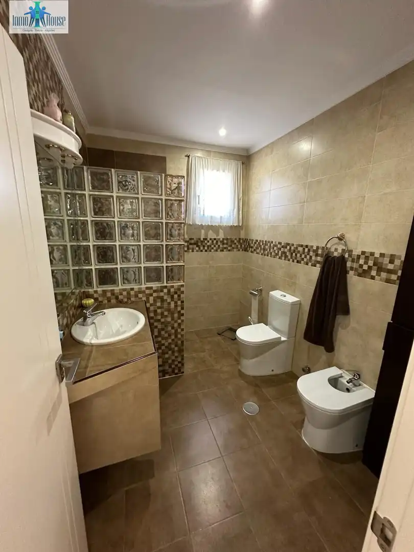 Bany de Casa o xalet en venda en Albacete amb Aire condicionat, Jardí privat i Parquet