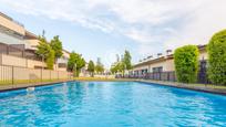 Piscina de Casa adosada en venda en Teià amb Aire condicionat i Terrassa