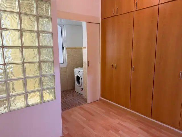 Habitación de Piso en venta en Barcelona con Parquet, Horno y Balcón