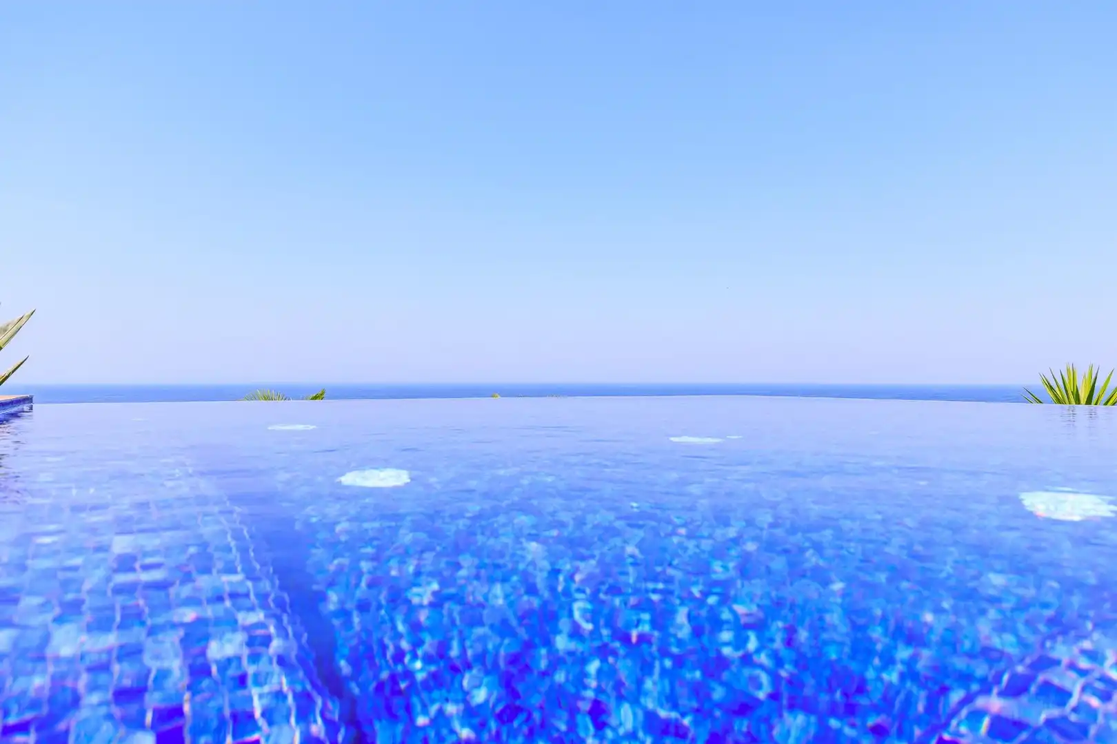 Swimming pool of Houses for sale in Oia  with Air Conditioner, Heating and Private garden