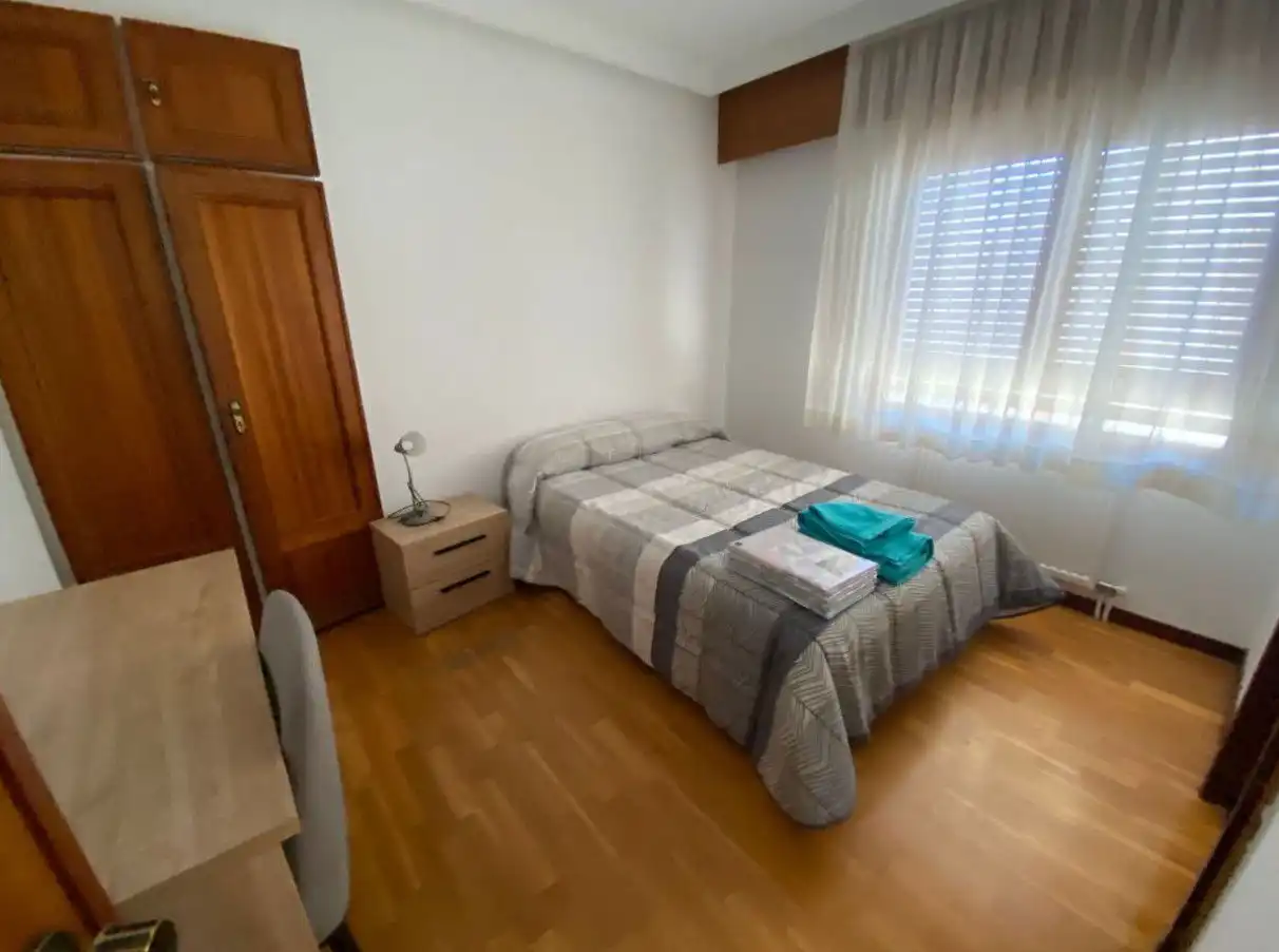 Habitación de Piso de alquiler en Palencia con Calefacción, Parquet y Amueblado