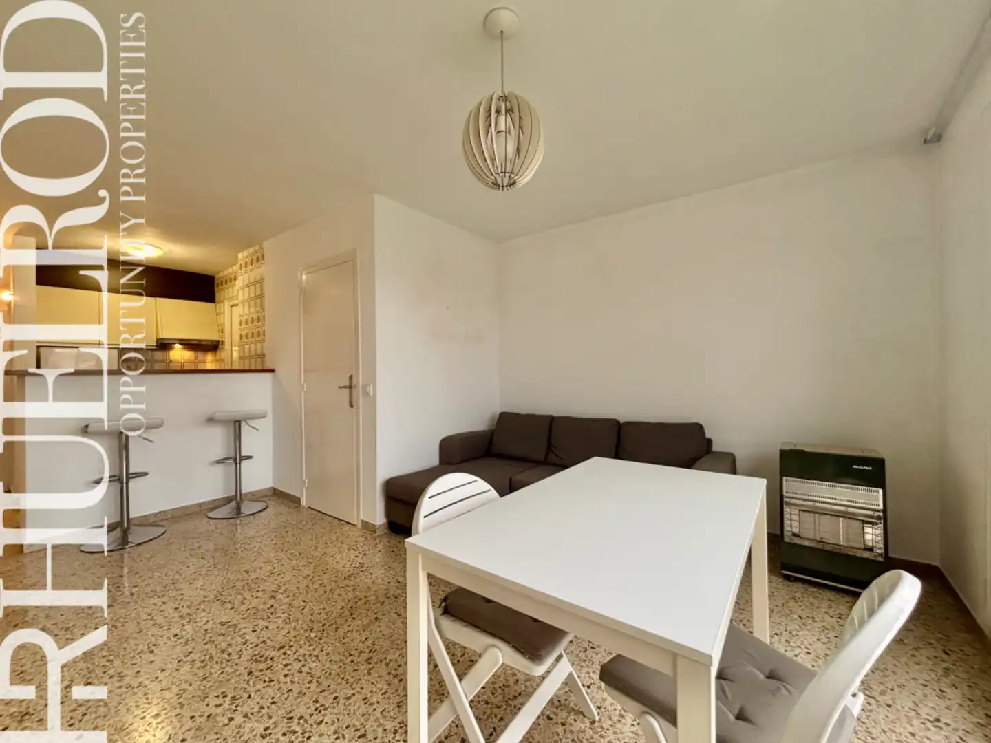 Wohnzimmer von Dachboden zum Verkauf in Calella mit Terrasse, Ofen und Internet