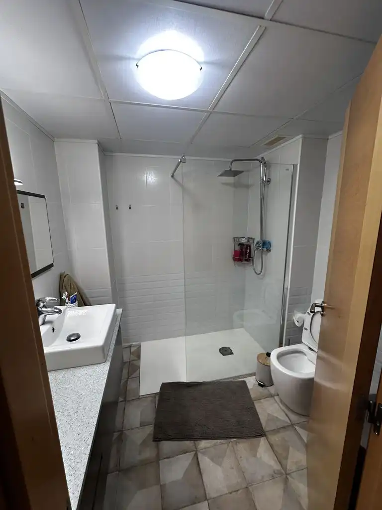 Badezimmer von Erdgeschoss zur Miete in Canet d'En Berenguer mit Terrasse und Gemeinschaftspool