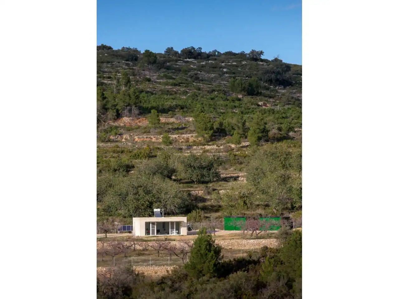 Vista exterior de Finca rústica en venda en Cervera del Maestre amb Jardí privat i Moblat
