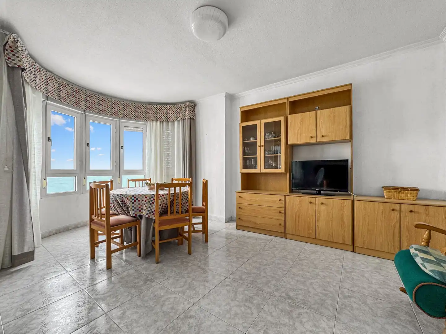 Sala de estar de Apartamento en venta en Torrevieja con Trastero, Amueblado y Horno