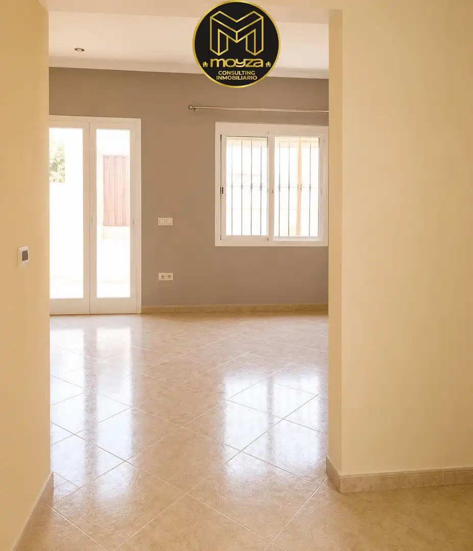 Houses for sale in Linares  with Terrace, Storage room and Balcony