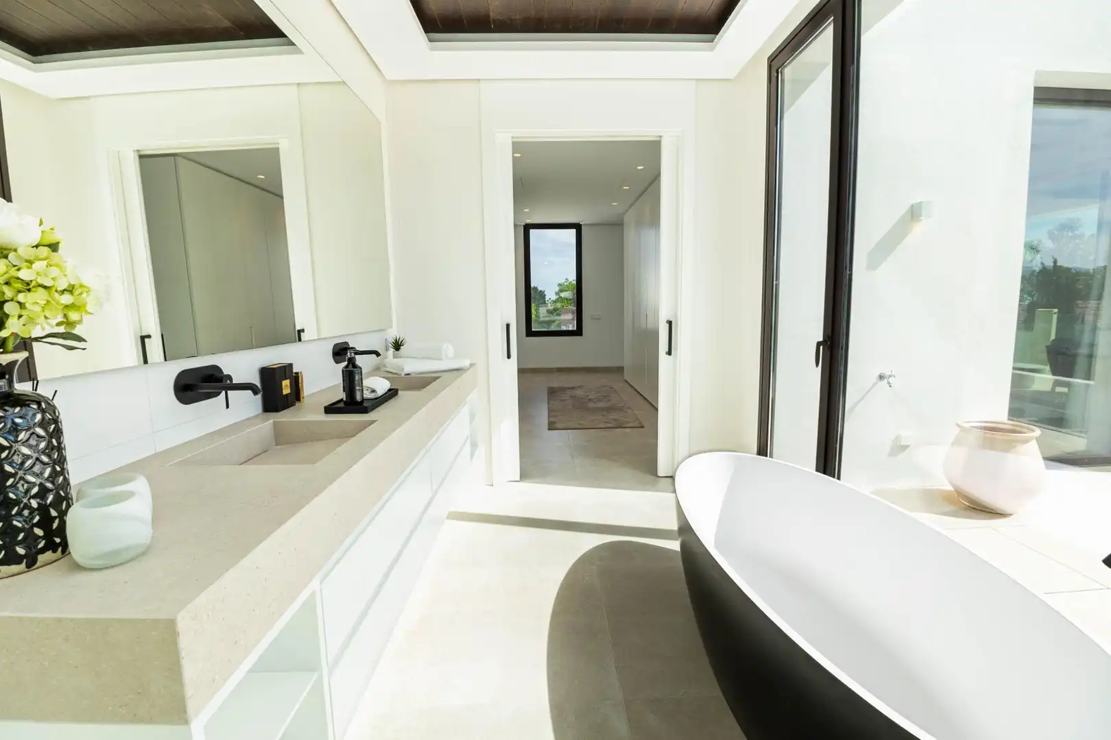Baño de Casa o chalet en venta en Marbella con Aire acondicionado, Jardín privado y Terraza