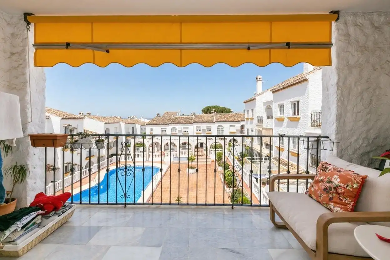 Vista exterior de Ático en venta en Benalmádena con Aire acondicionado, Jardín privado y Terraza