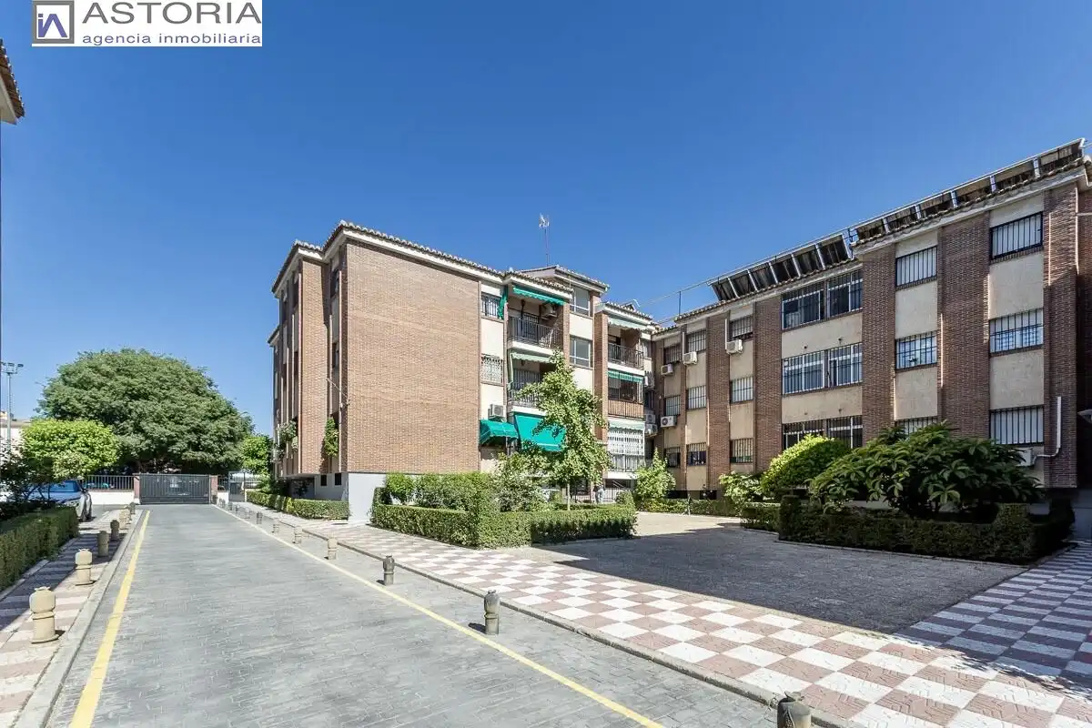 Flat with terrace for sale in Avenida JUAN PABLO II