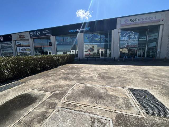 Local comercial en Alquiler en Canal De Tauste en Griseras - Gardachales