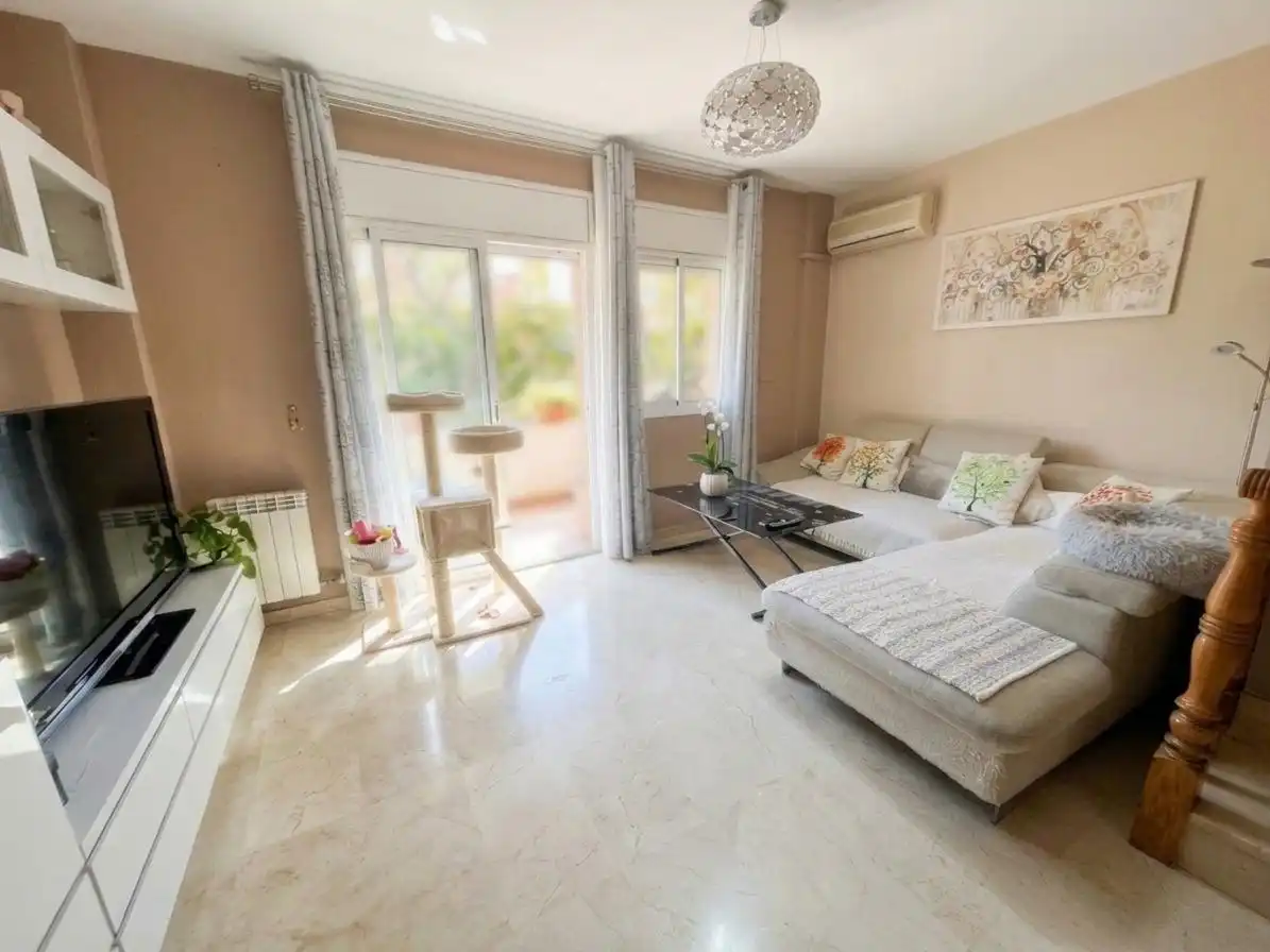 Sala d'estar de Dúplex en venda en Can Serra - Pubilla Cases