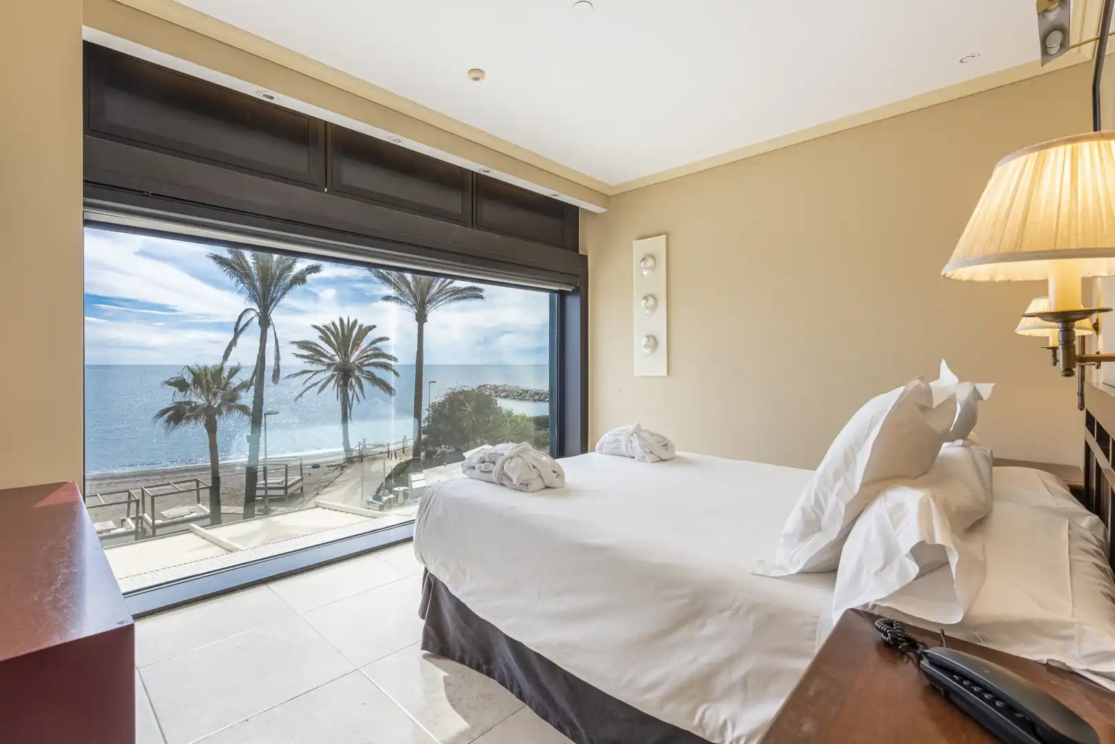Habitación de Apartamento en venta en Marbella con Terraza, Piscina y Amueblado