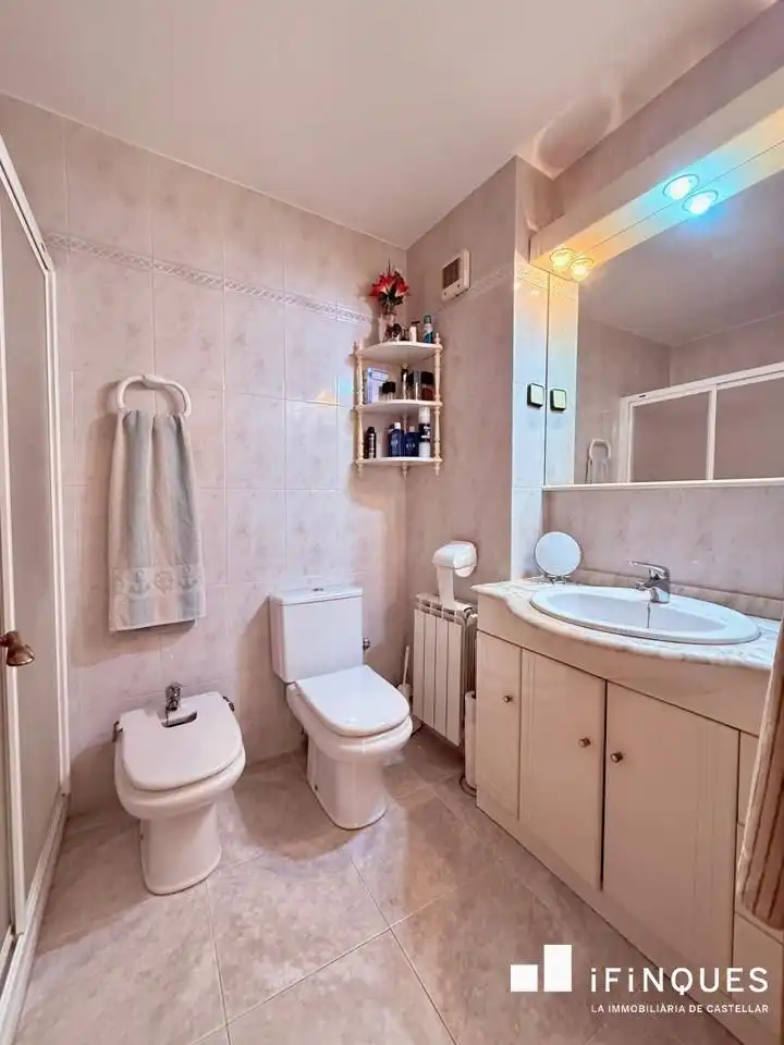Baño de Piso en venta en Castellar del Vallès con Aire acondicionado, Calefacción y Balcón
