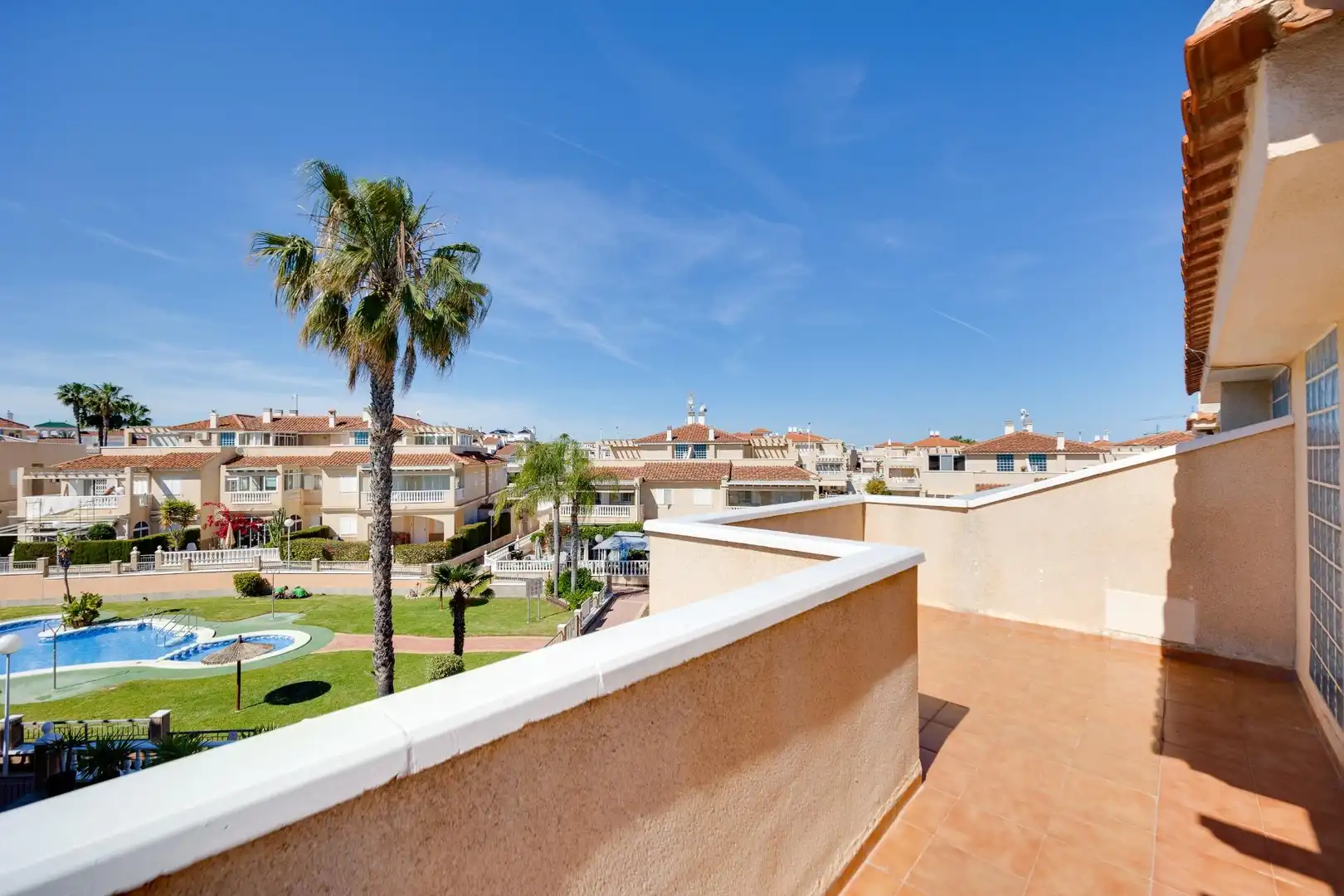 Casa a schiera con terrazza in vendita a Calle Abeto, imagen 25