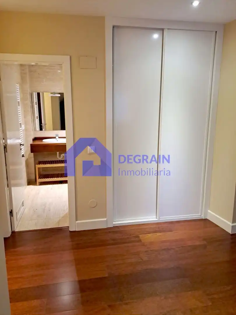 Bedroom of Flat for rent in Oviedo 