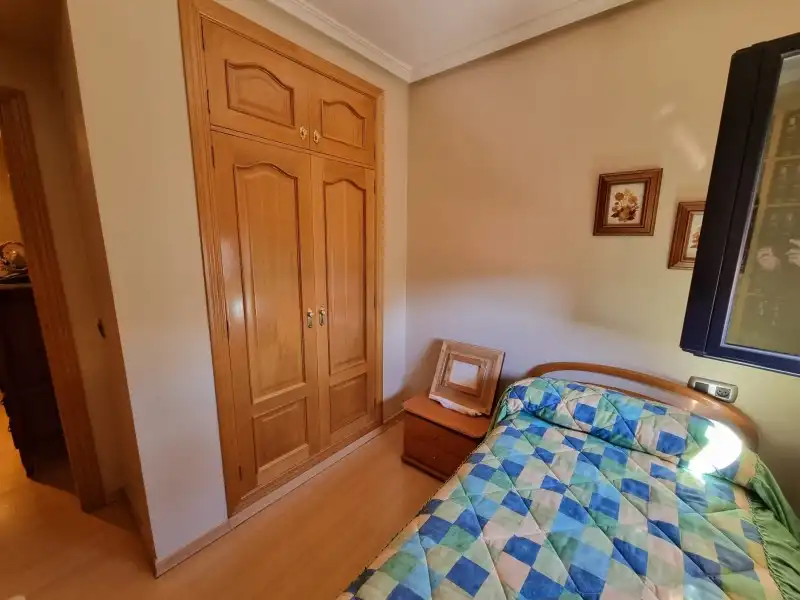 Dormitori de Pis en venda en Plasencia amb Aire condicionat, Calefacció i Jardí privat