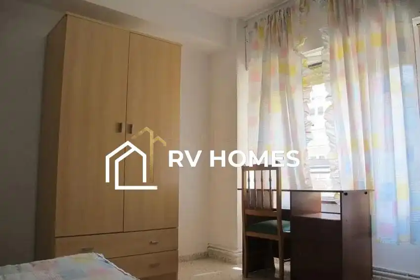 Habitación de Piso de alquiler en Cáceres con Terraza y Amueblado