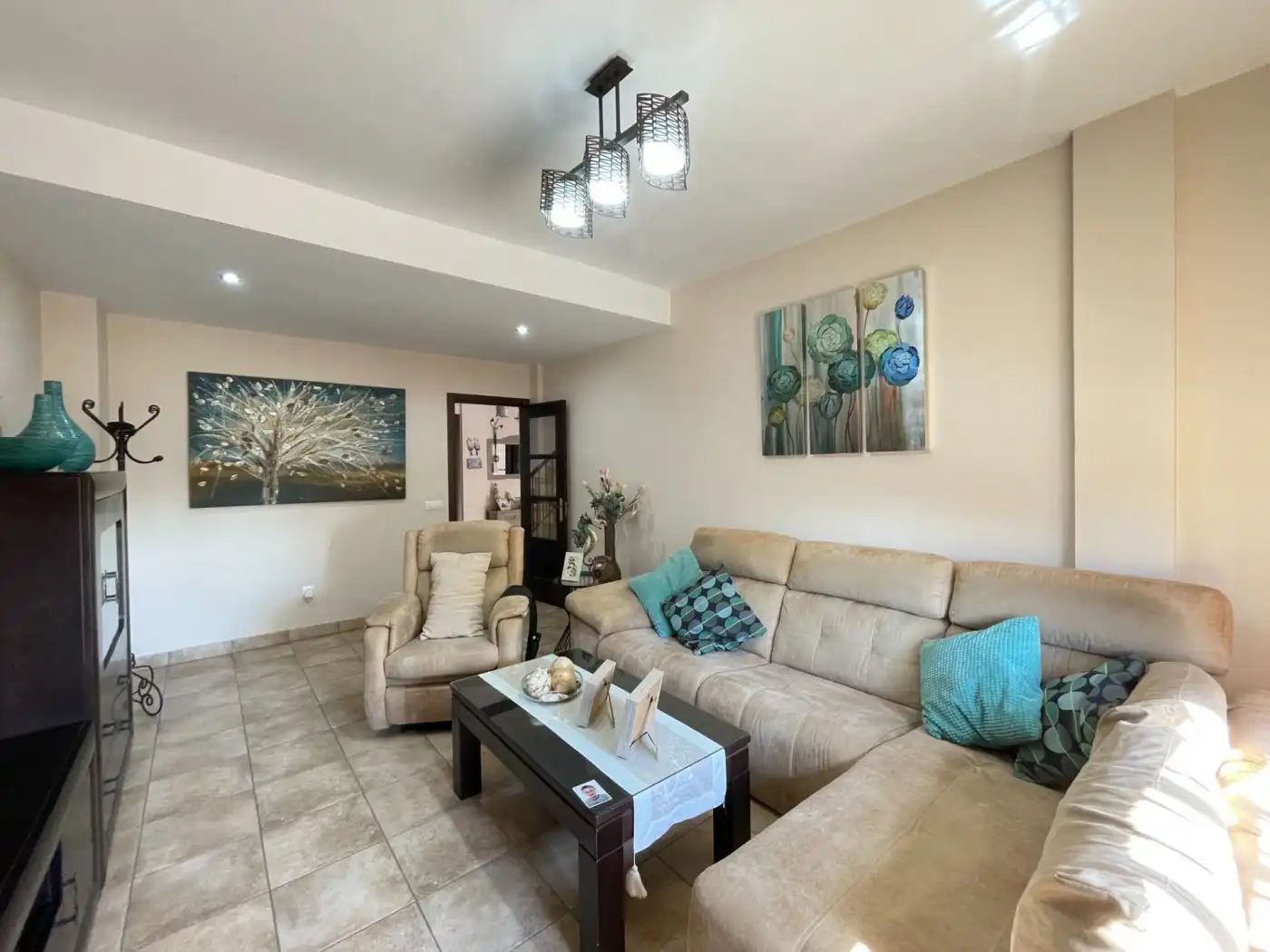 Sala d'estar de Casa adosada en venda en Sanlúcar de Barrameda amb Aire condicionat