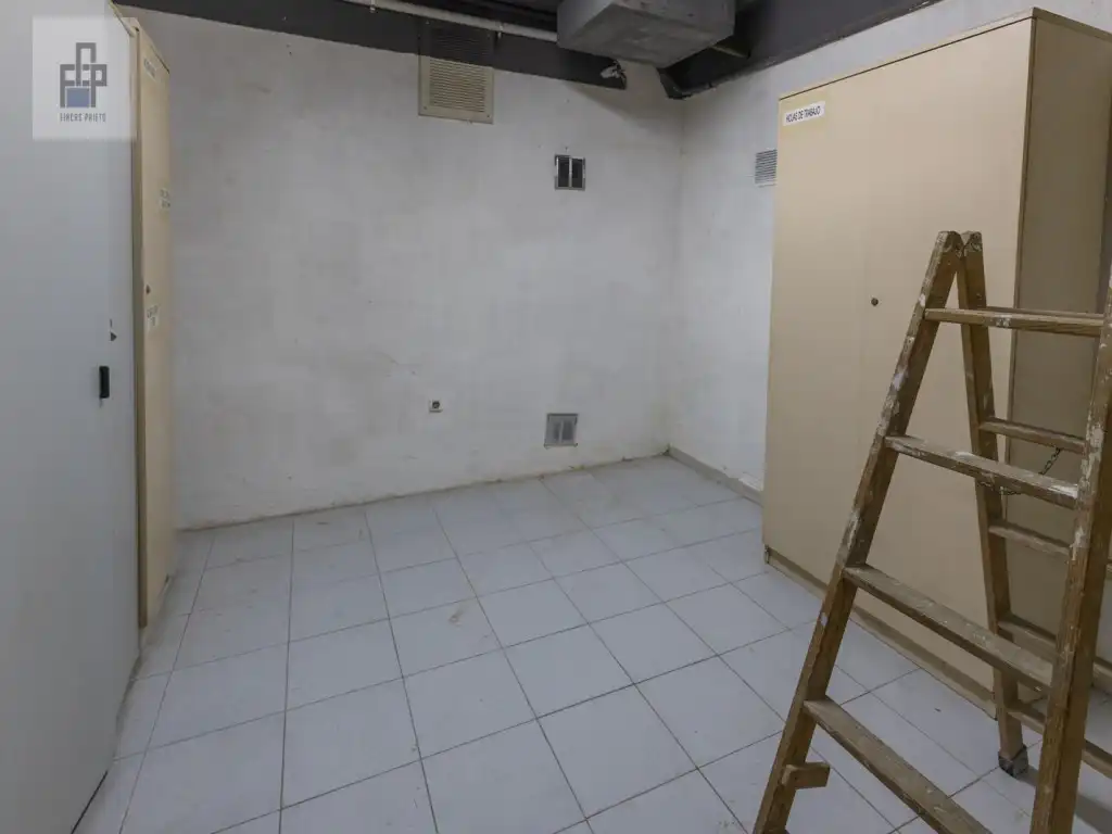 Gewerbefläche zum Verkauf in Calle Pau Claris De, imagen 27