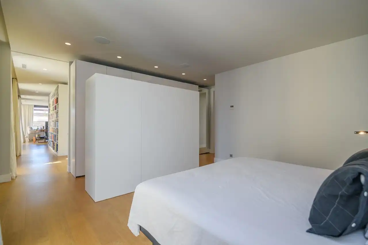 Schlafzimmer von Dachboden zum Verkauf in Barcelona mit Klimaanlage, Heizung und Terrasse