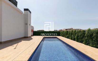 Swimming pool of Flat for sale in L'Hospitalet de Llobregat  with Air Conditioner, Heating and Terrace