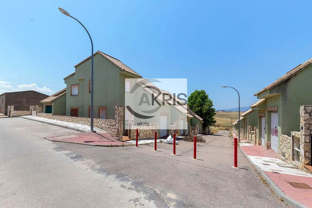 Vista exterior de Casa o xalet en venda en El Casar de Escalona amb Jardí privat i Terrassa