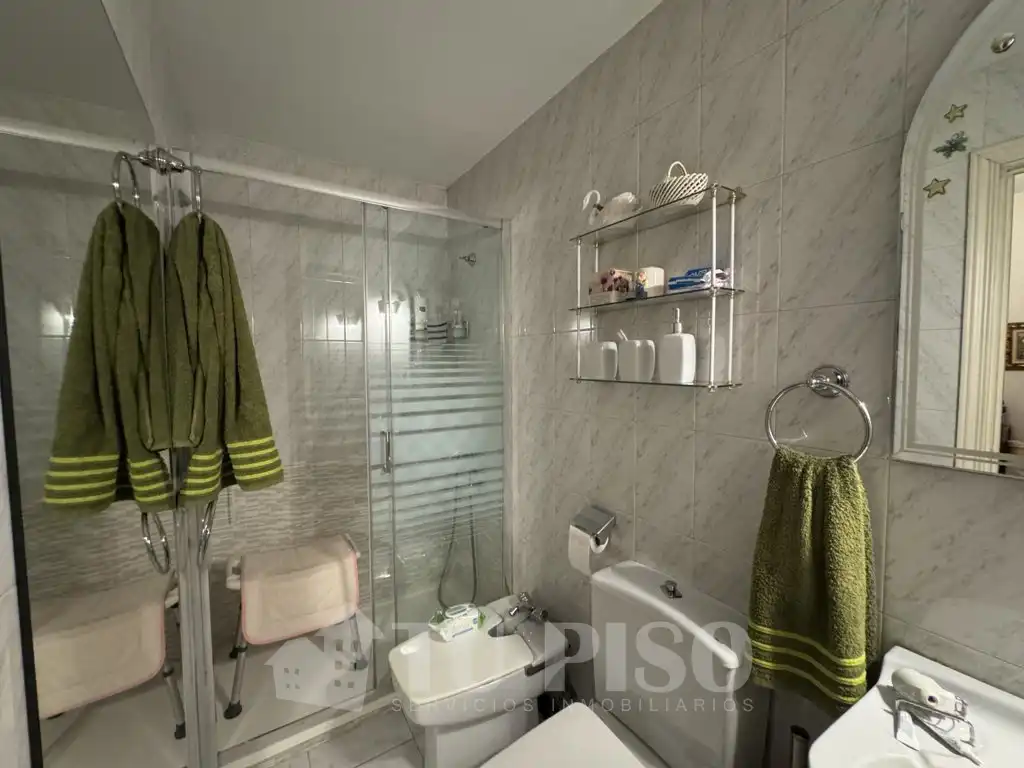 Baño de Piso en venta en Madrid con Aire acondicionado, Calefacción y Parquet